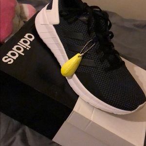 Size 10 Women’s Questar Ride Adidas